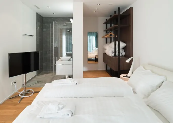 Edelweiss Mountain 06-08 *